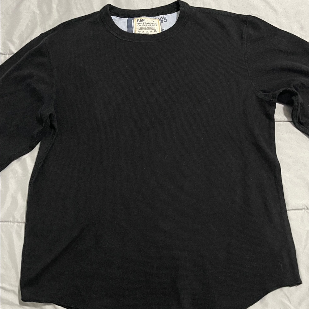 GAP Men's Long Sleeve Black Tee